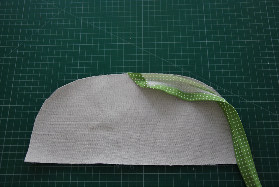 Našití šikmého proužku (9)